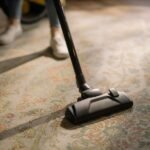 Nettoyage de tapis avec un aspirateur
